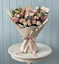 Букет цветов из:  Розы и Лизиантусы в Ловцы
