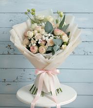 Букет цветов из:  Розы и Лизиантусы в Ловцы