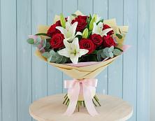 Букет цветов из:  Лилии и Розы в Ловцы