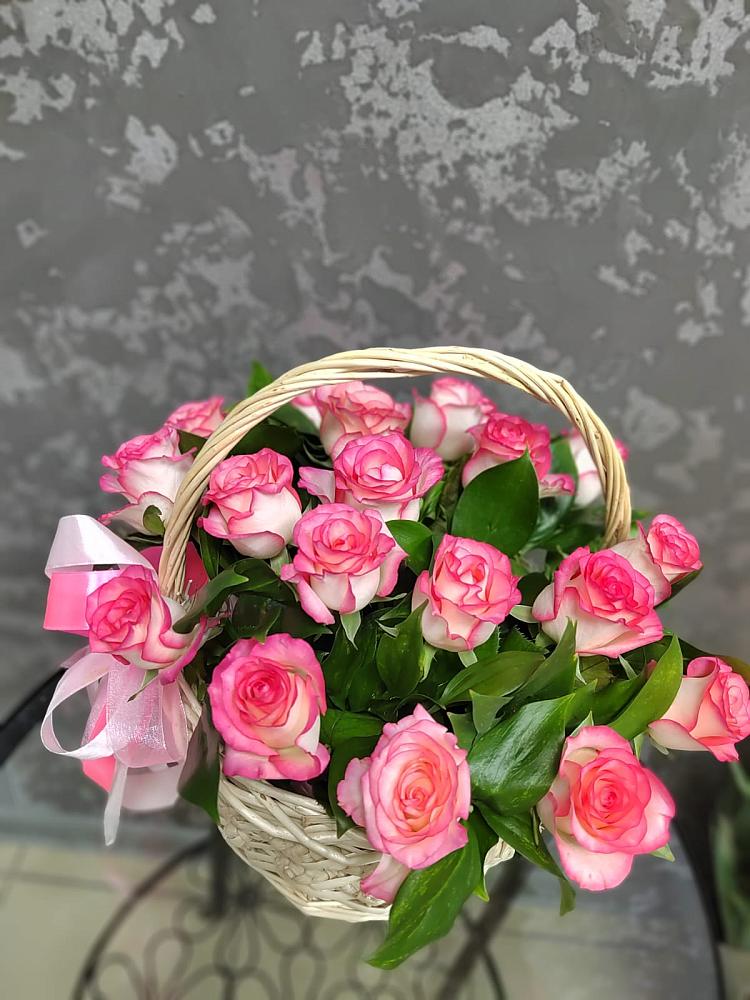 Цветочная композиция из Розы в корзине в Ловцы