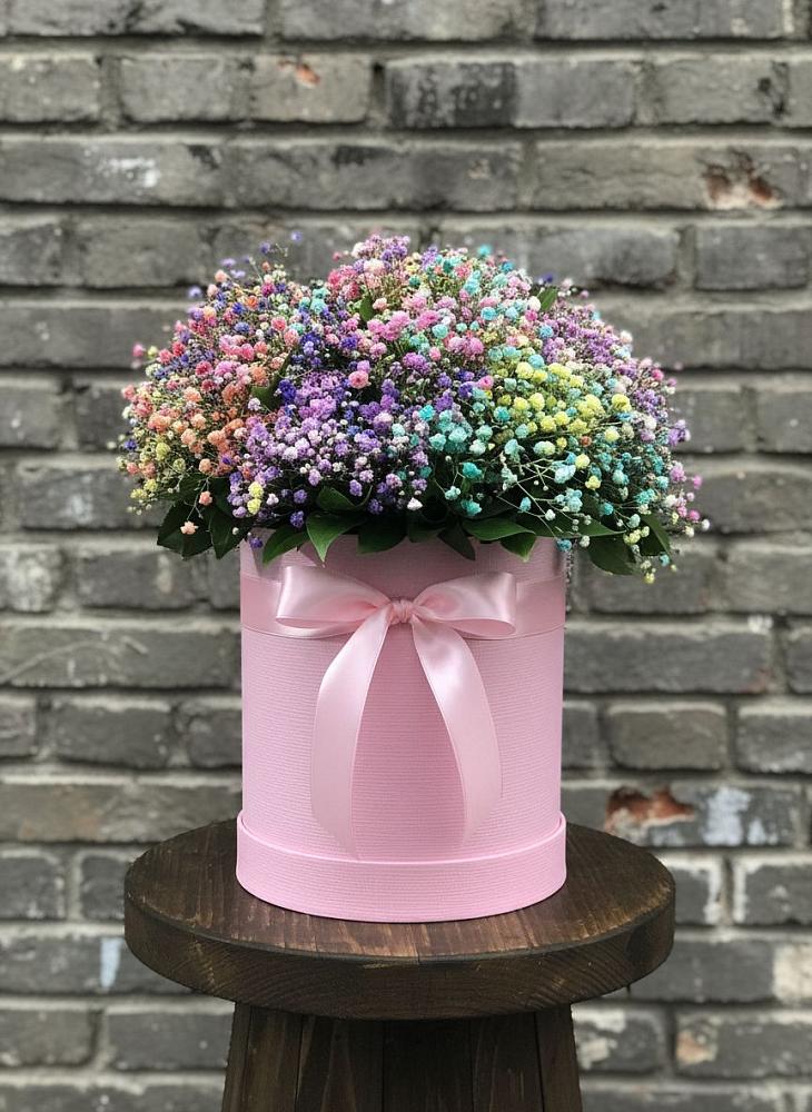 Цветочная композиция из Гипсофила и Розы в шляпной коробке в Ловцы