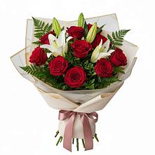 Букет цветов из:  Лилии и Розы в Ловцы