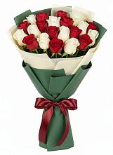 Букет Микс из красных и белых роз в Ловцы