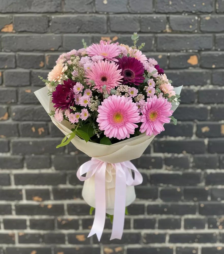 Букет цветов из: Герберы и Хризантемы в Ловцы