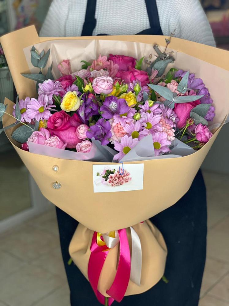 Букет цветов из: Хризантемы, Гвоздики и Альстромерии в Ловцы