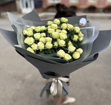 Букет Белые кустовые розы Солинеро в Ловцы