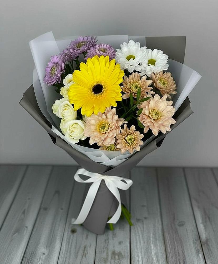 Букет цветов из: Розы, Герберы и Хризантемы в Ловцы