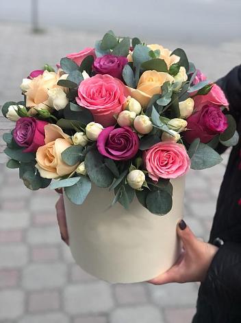 Цветочная композиция из Розы в шляпной коробке в Ловцы