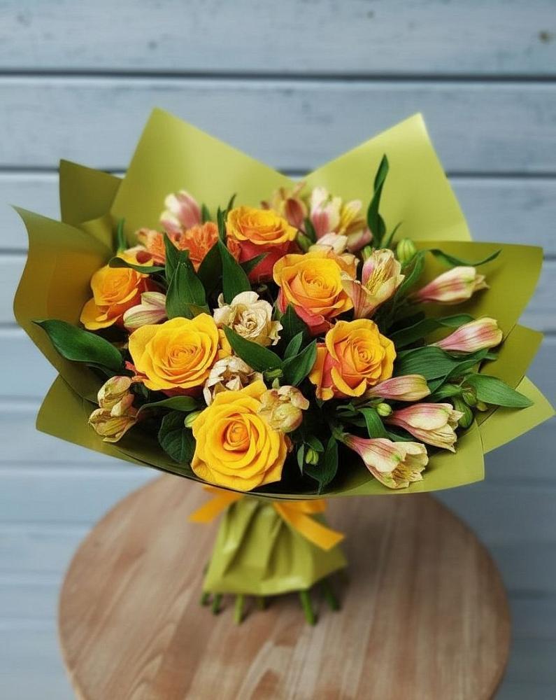 Букет цветов из: Альстромерии и Розы в Ловцы