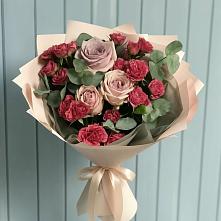 Букет цветов из:  Гвоздики и Розы в Ловцы