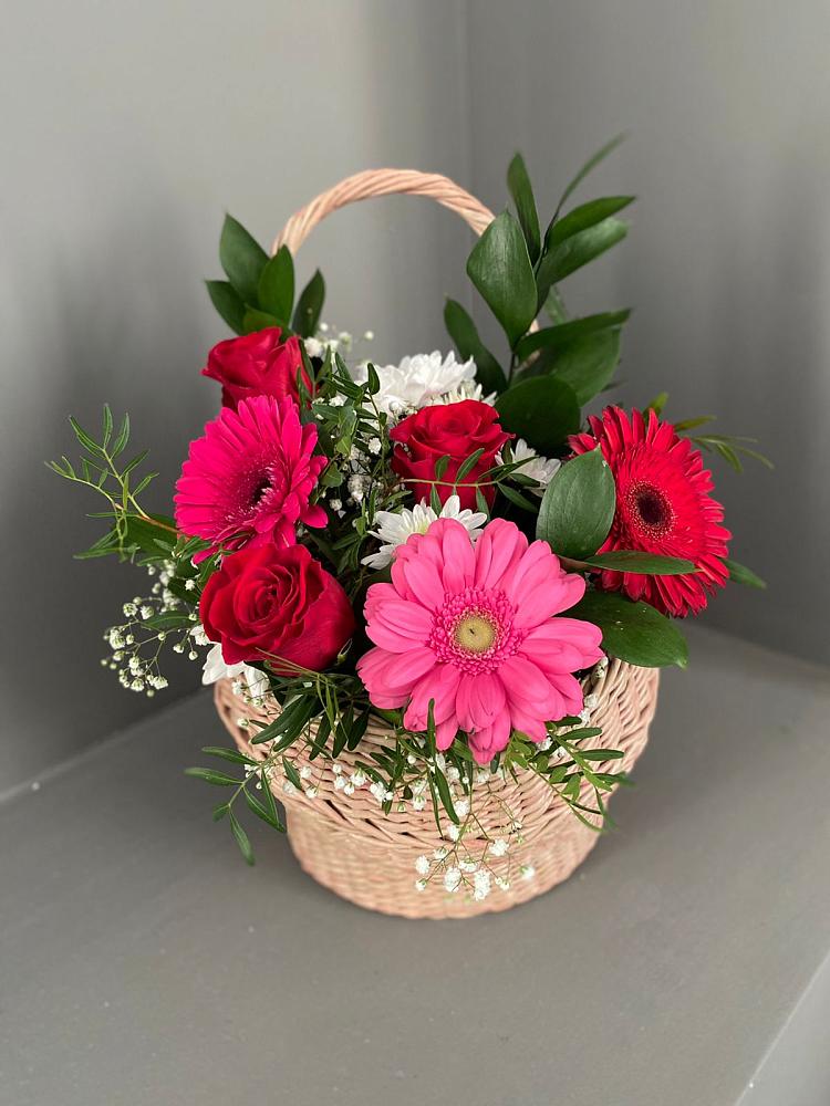 Цветочная композиция из Розы, Хризантемы и Герберы в корзине в Ловцы