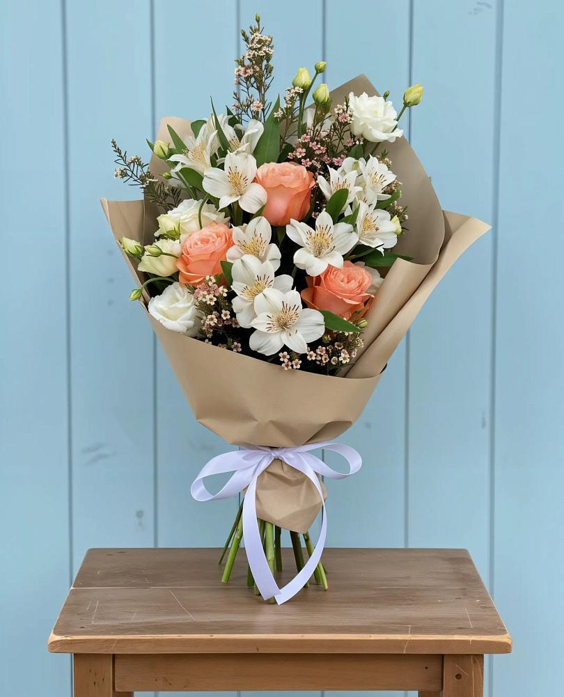 Букет цветов из: Альстромерии, Лизиантусы, Розы и Хризантемы в Ловцы