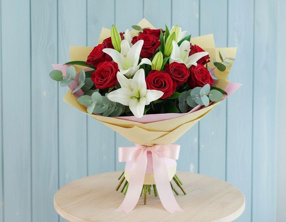 Букет цветов из: Лилии и Розы в Ловцы